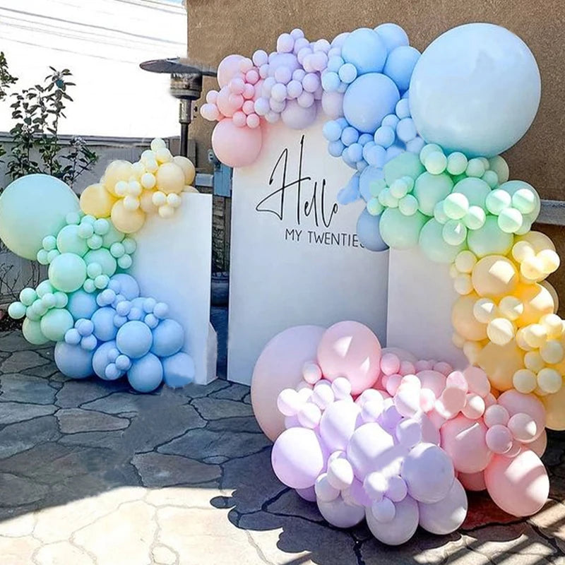 Ballongdekoration i pastell